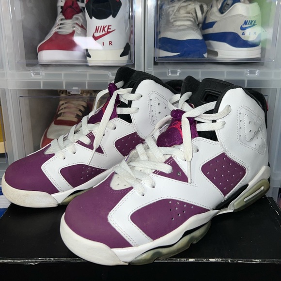 GCWOB Jordan Grape 6’s , they’ve been loved, but are in decent shape size 6.5Y - Picture 1 of 6